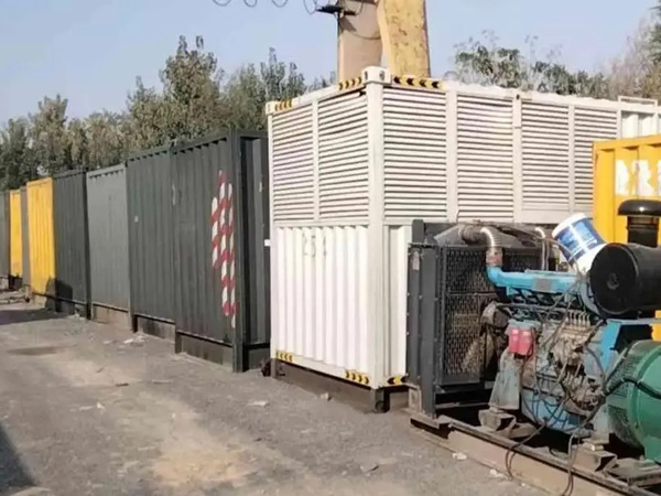 运城200KW柴油发电机机组每小时油耗是多少？